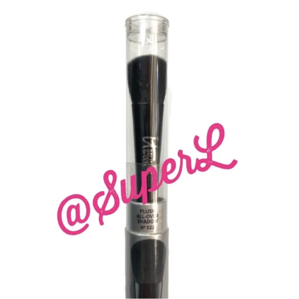 2/$25 NEW IT Cosmetics Velvet Luxe Plush All-Over Shadow Brush 322